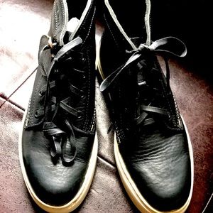 Wolverine 1000 mile original Black sneaker Size 5 D NEW